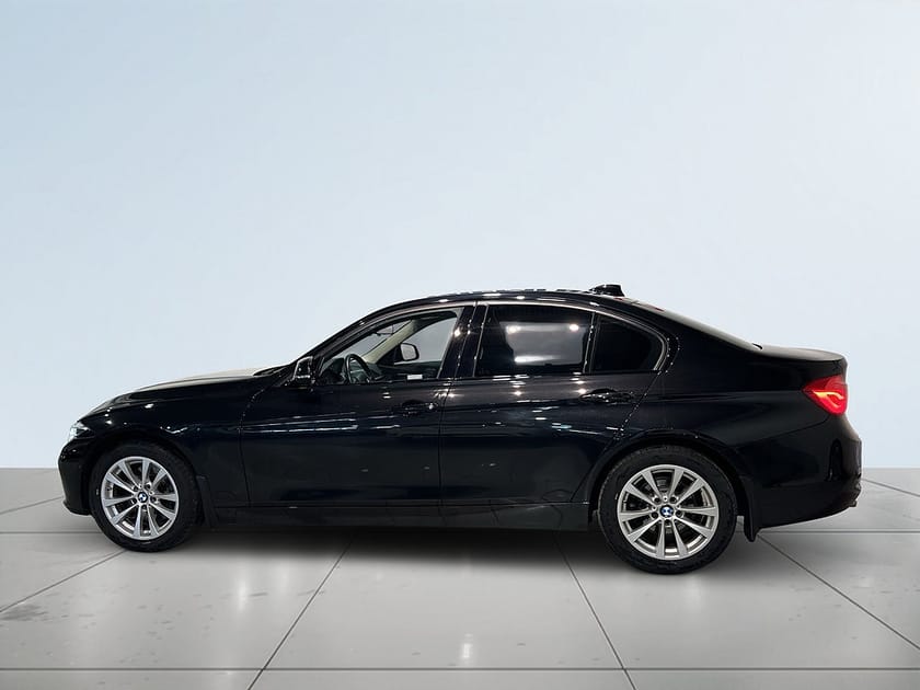 Bild 4 av BMW 330i xDrive Sedan