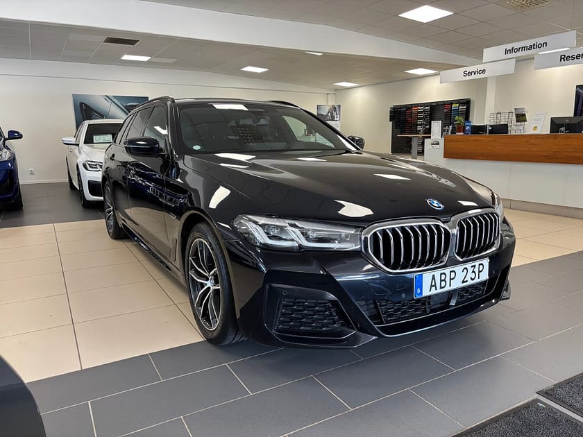 Bild 2 av BMW 530e xDrive Touring Sportstolar Rattvärme Drag