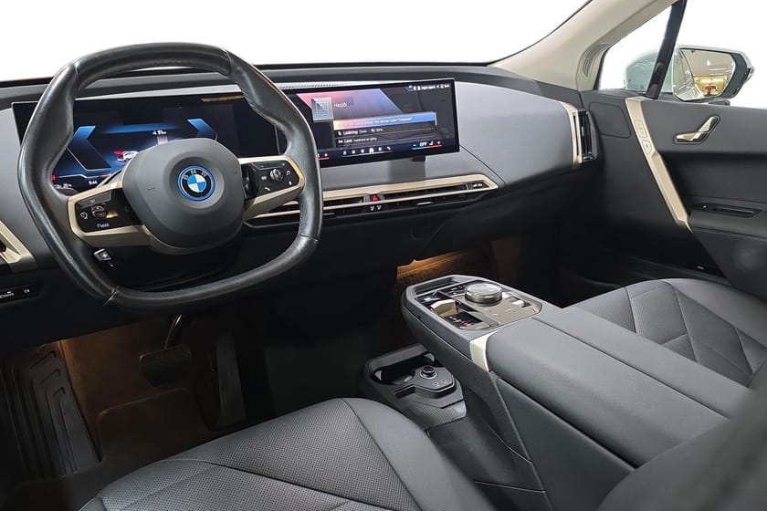 Bild 2 av BMW iX xDrive40
