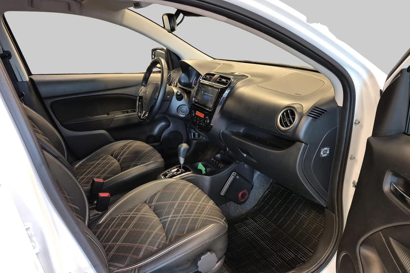 Bild 4 av Mitsubishi Space Star 1.2 MIVEC 71hk Elegance M-Värm Kamera