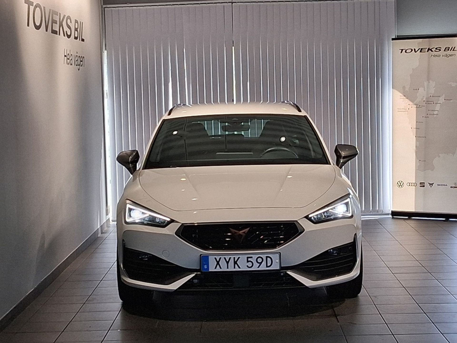 Cupra Leon 1.4 e-HYBRID 2024, kuva 2/10