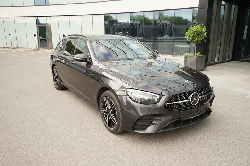 Bilde 2 av Mercedes-Benz E 300 T de 4MATIC plug in hybrid AMG