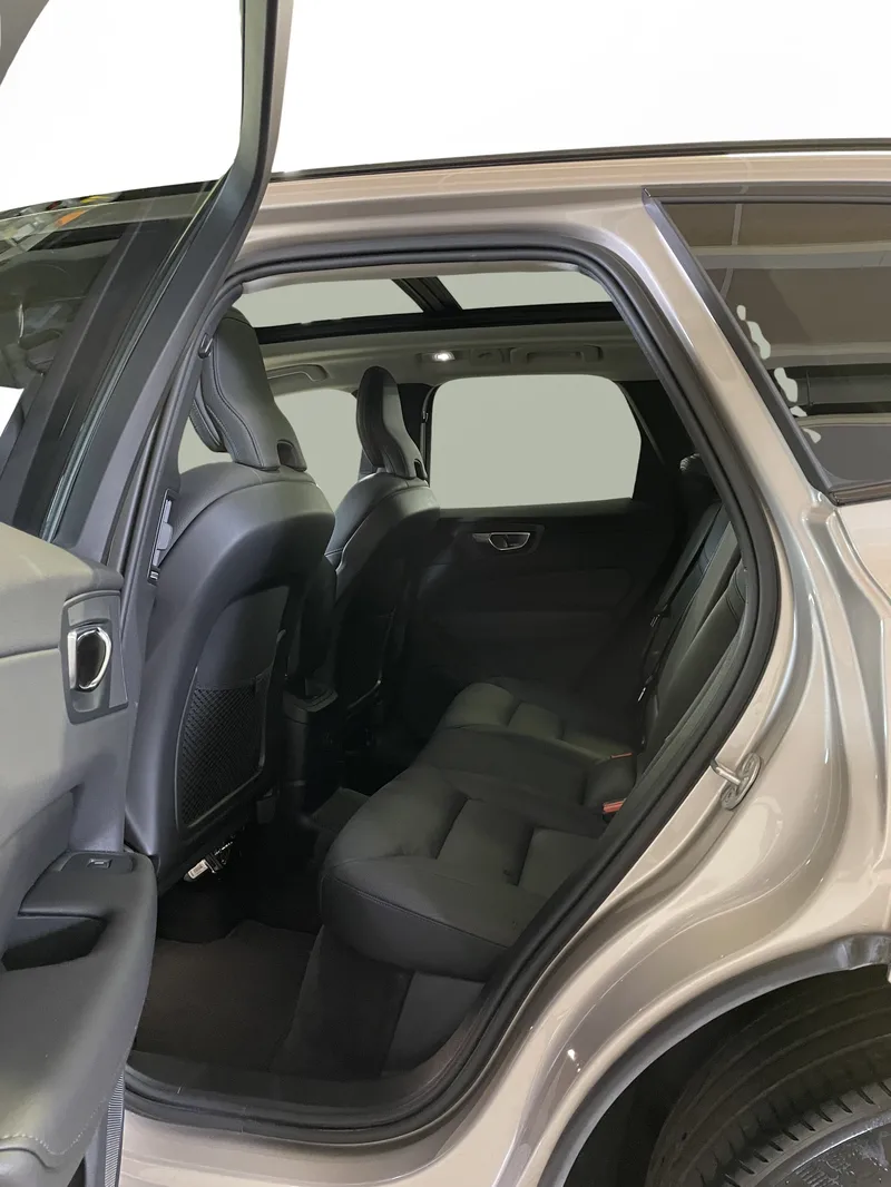 Bild 12 av 16 – Volvo XC60 T6 Plus Dark Edition Plus Edition