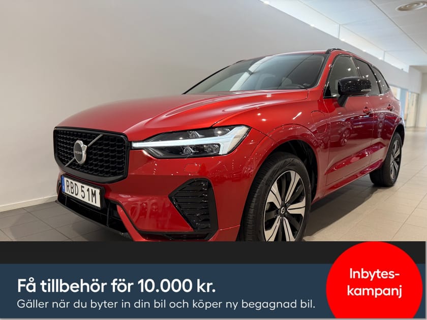 Bild 1 av Volvo XC60 T6 Plus Dark / Backkamera / Elektriskt säte / Panoramatak / 10 000kr tillbehör /