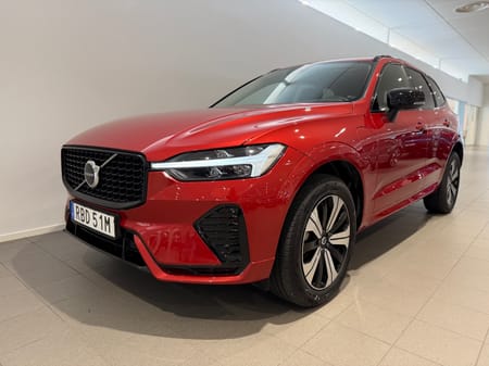 Volvo XC60 T6 Plus Dark / Backkamera / Elektriskt säte / Panoramatak /