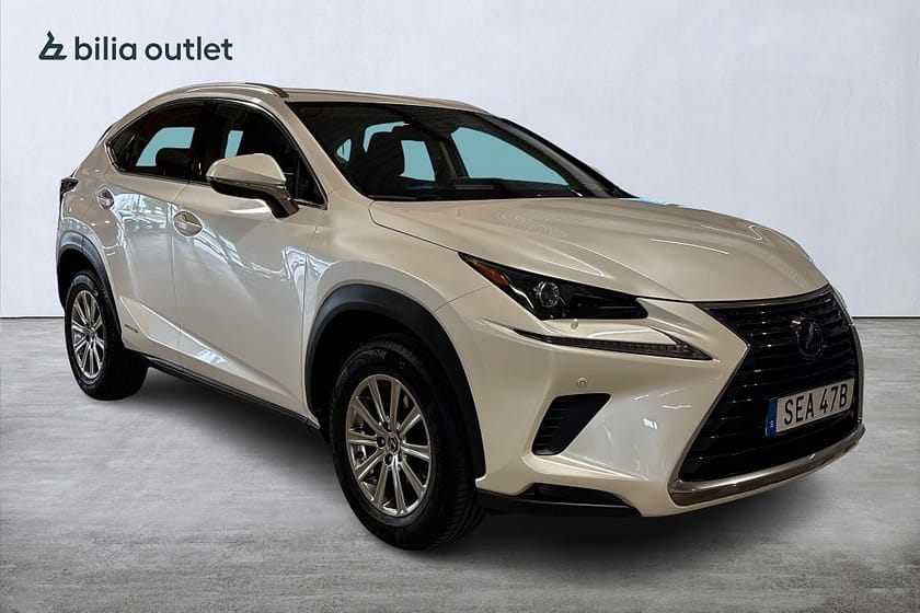 Bild 4 av Lexus NX 300h AWD E-CVT Comfort / Sommarkampanj / M-Värmare