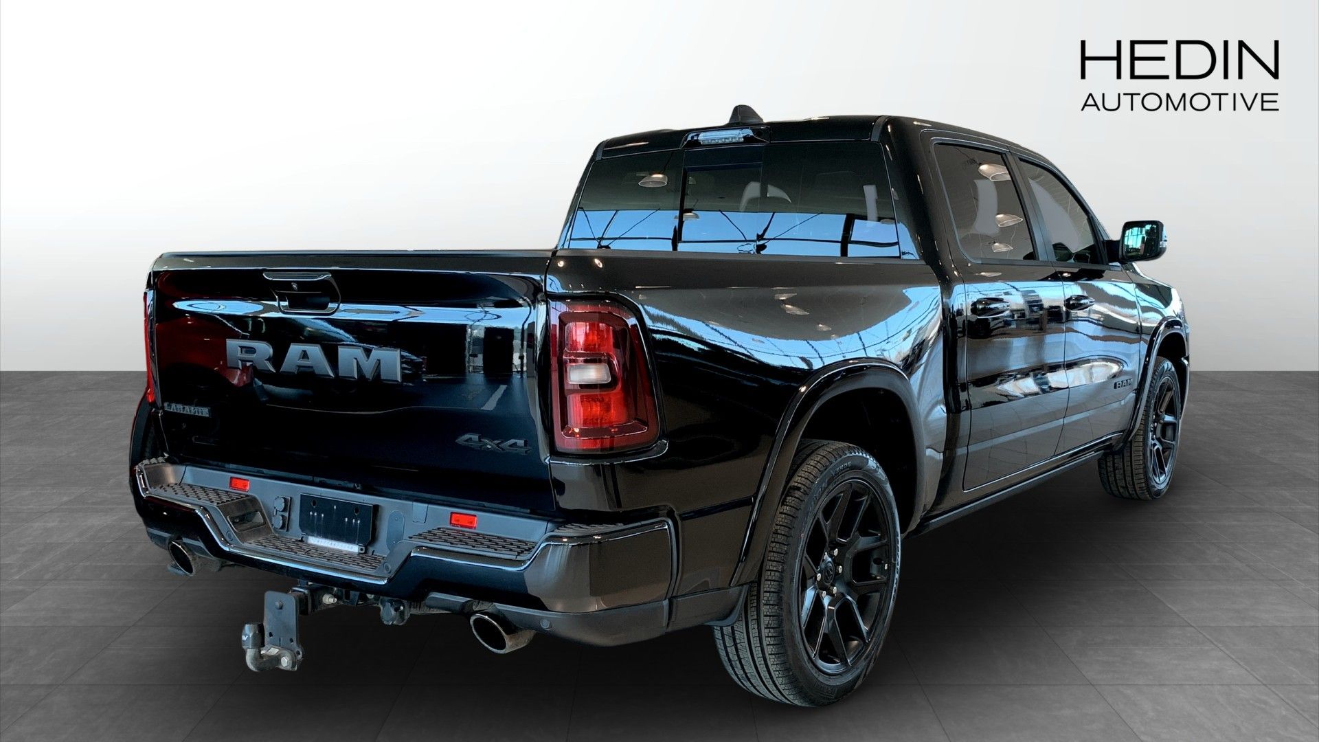 RAM 1500 Laramie Night Edition 2025, bild 2/18