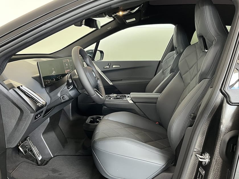Bild 5 av BMW iX xDrive60 M Sport Panorama B&W Drag Soft Close