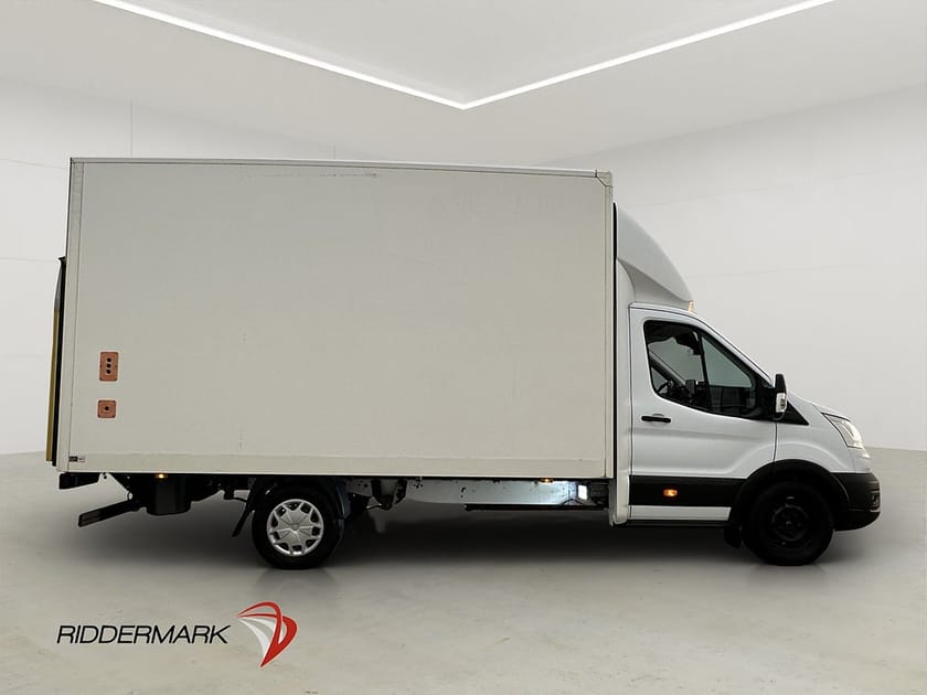 Bild 2 av Ford Transit 350 Chassi Cab BAKGAVELLYFT Ny-Kamrem Värmare CARPLAY Moms