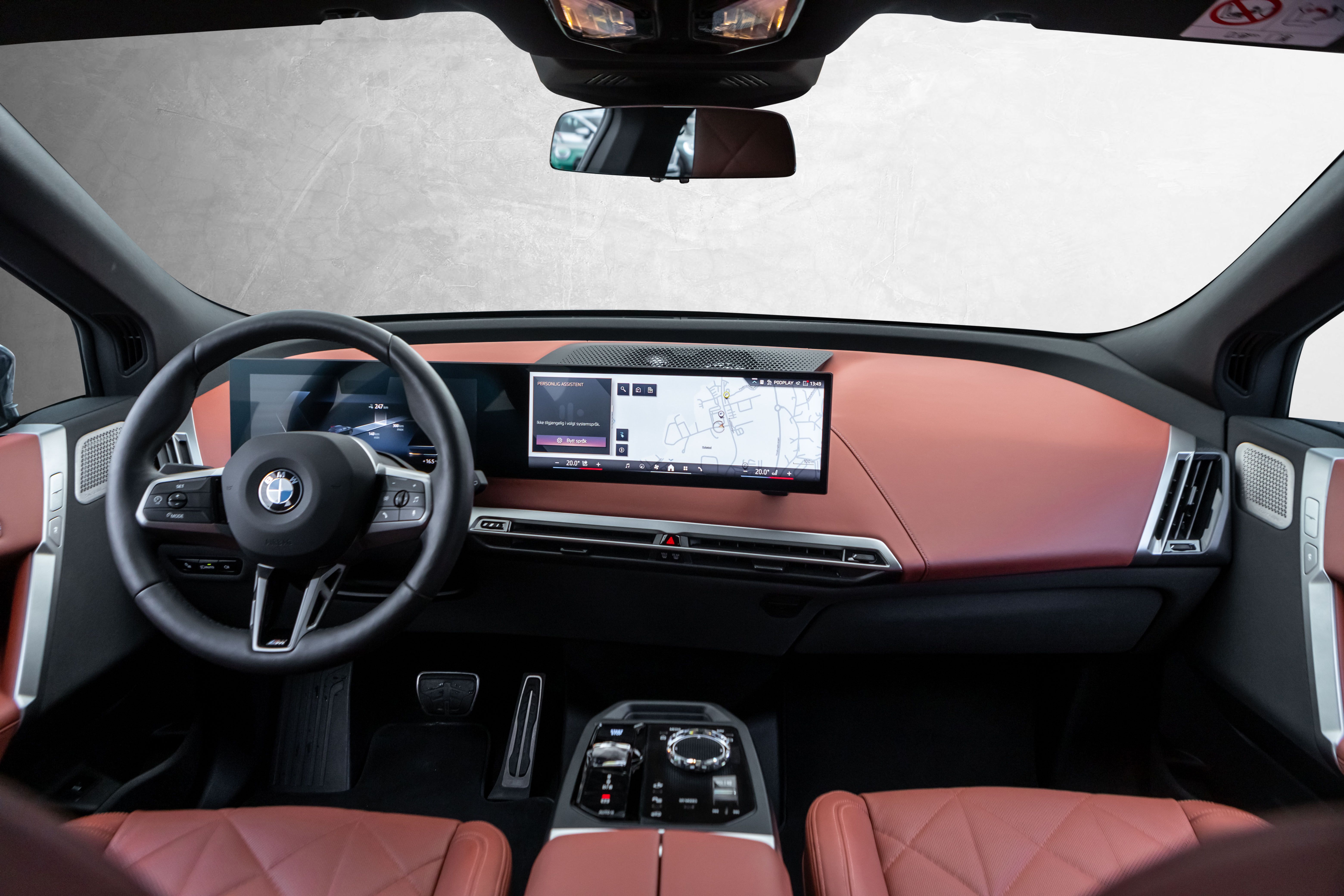 BMW iX xDrive60, 544hp, 2025