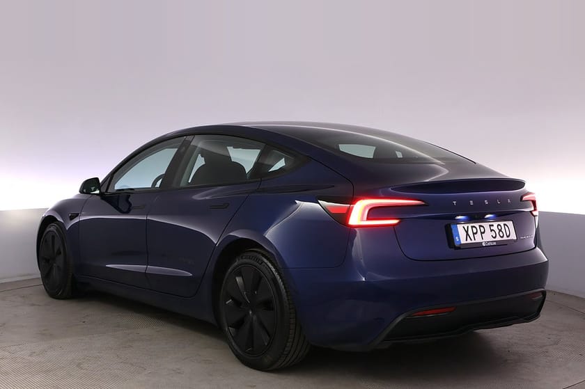 Bild 4 av Tesla Model 3 Long Range AWD Highland Autopilot Panorama