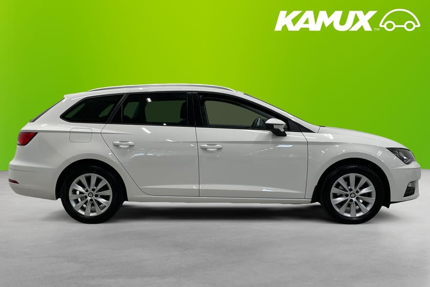 Bild 2 av SEAT Leon ST 1.2 TSI Style FR Pano B-Kamera PDC Carplay Drag Få ägare!