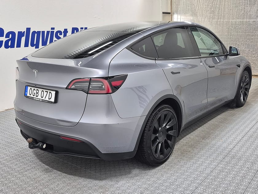 Bild 4 av Tesla Model Y Standard Range RWD 299HK Läder Panorama