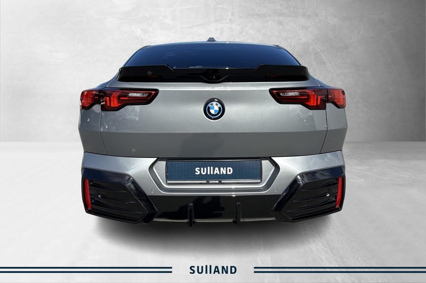 Bilde 4 av BMW iX2 xDrive30 M-sport/Head-up/Soltak/El.krok/Harman mm.