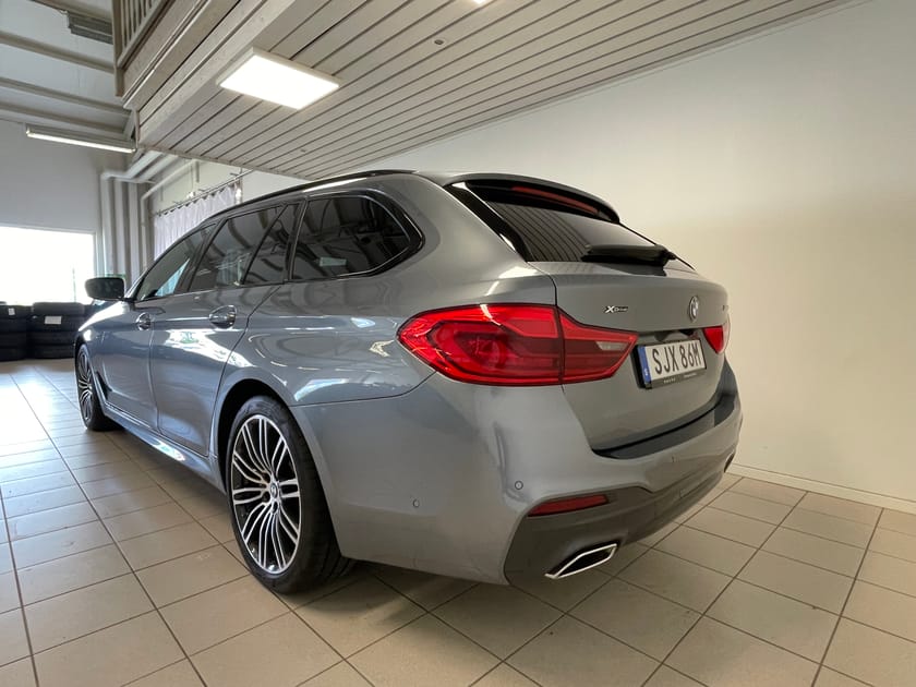Bild 4 av BMW 540d xDrive Touring Ultimate Edt B&W HUD Drag MSport
