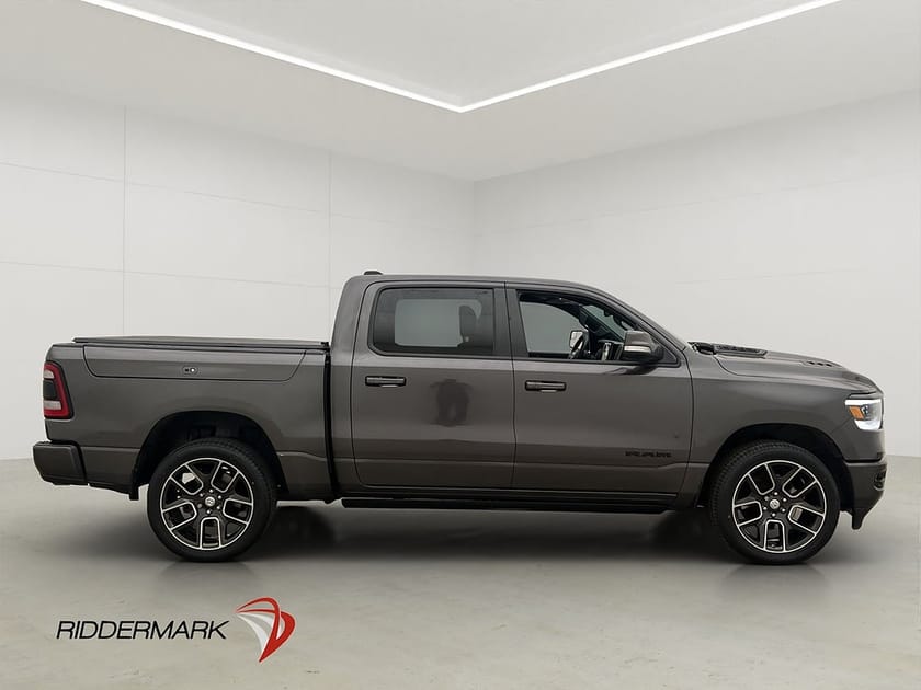Bild 2 av RAM 1500 Crew Cab Dodge Sport Night 5.7 4x4 Rambox Drag B-Kamera MOMS