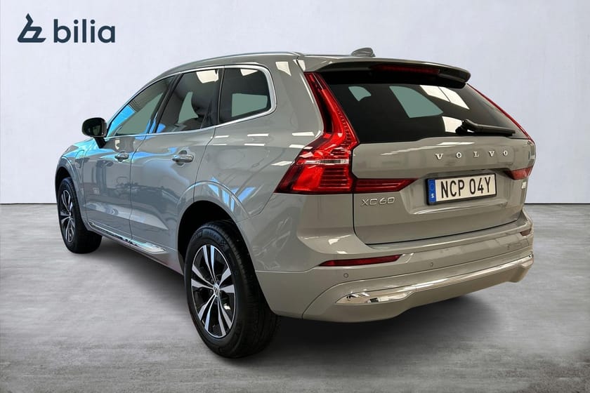 Bild 4 av Volvo XC60 Recharge T6 II Core Edition Motorstolspkt Pano