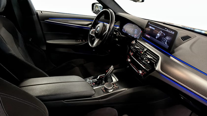 Bild 3 av BMW 520d xDrive Touring Drag M-Sport Komfortöppning