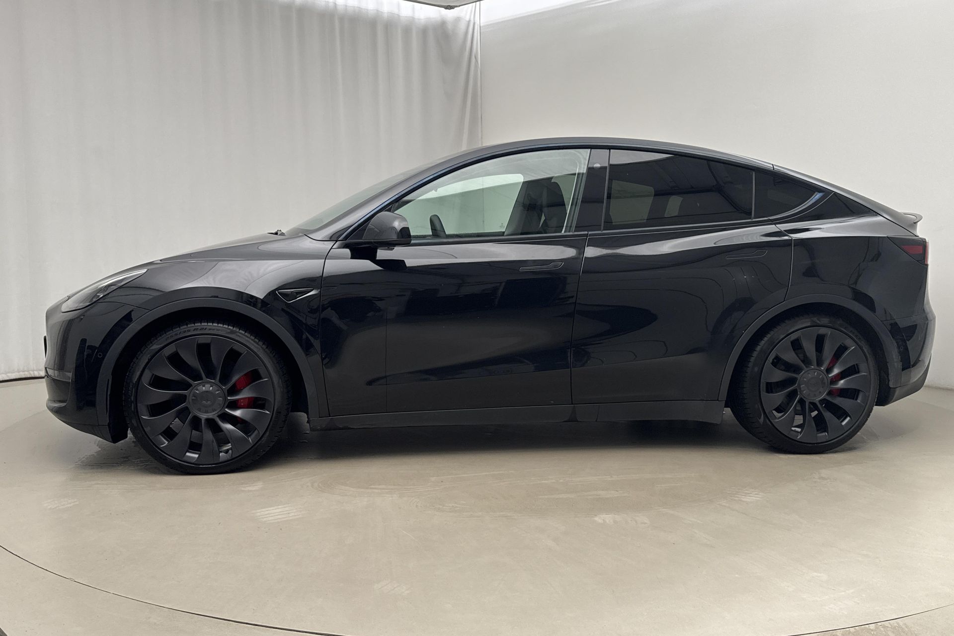 Tesla Model Y Performance 2022, kuva 2/10
