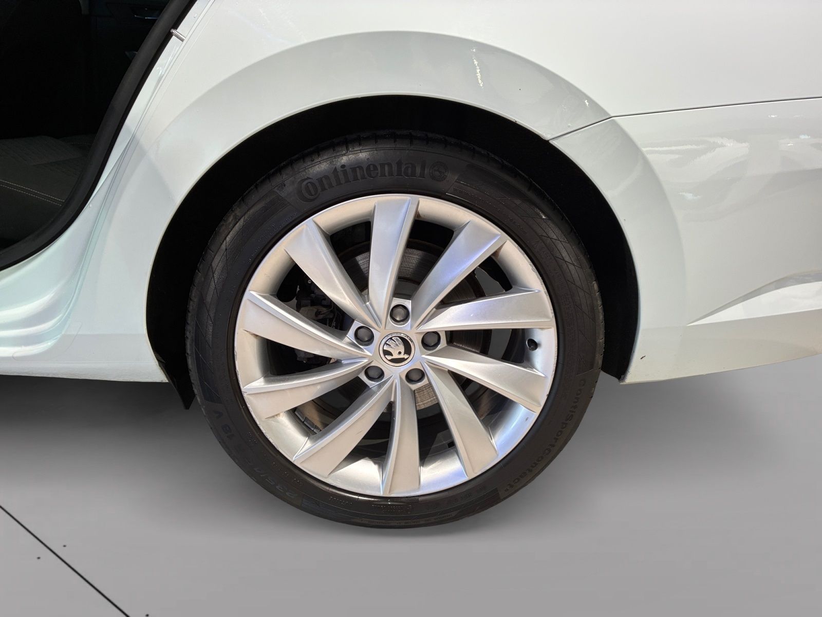 Škoda Superb Kombi 2.0 TDI DSG Sekventiell, 150hk, 2016