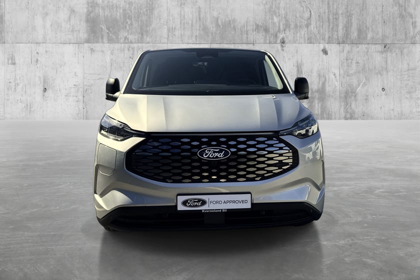 Bilde 2 av Ford E-Transit Custom 320 HENGERFESTE-2300KG,CARPLAY+++