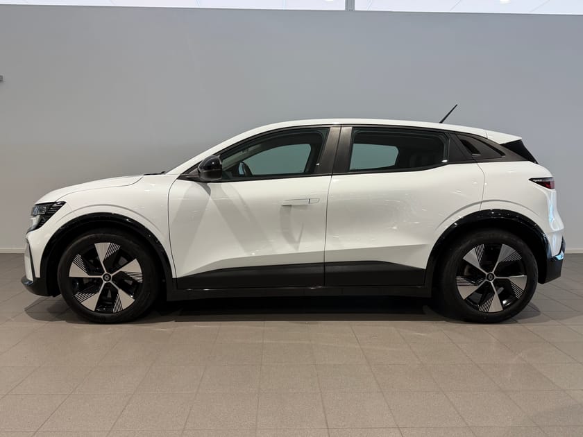 Bild 3 av Renault Mégane E-TECH Equilibre 40kWh/130hk / Adaptiv farthållare / 10 000kr tillbehör /