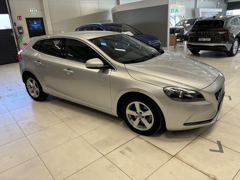 Bild 2 av Volvo V40 D3 150 HK
