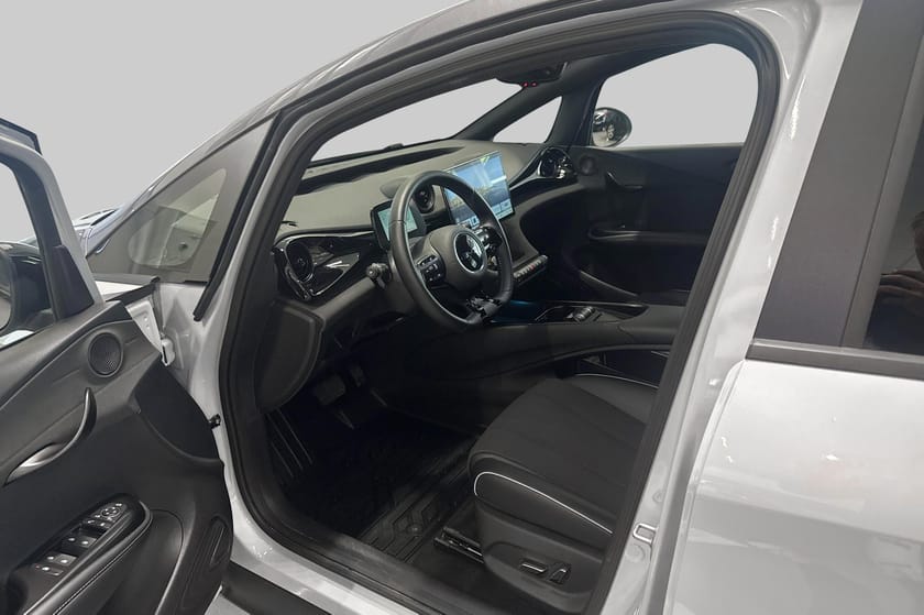 Bilde 5 av BYD Dolphin Design /427km /60,4kWh /Takstativ /APP /Carplay