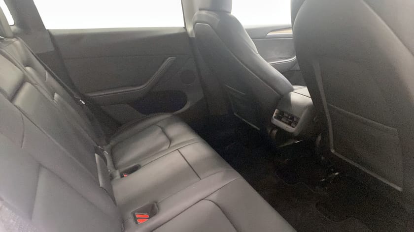 Bild 5 av Tesla Model Y Standard Range RWD (299hk) Drag - Navi - Pano