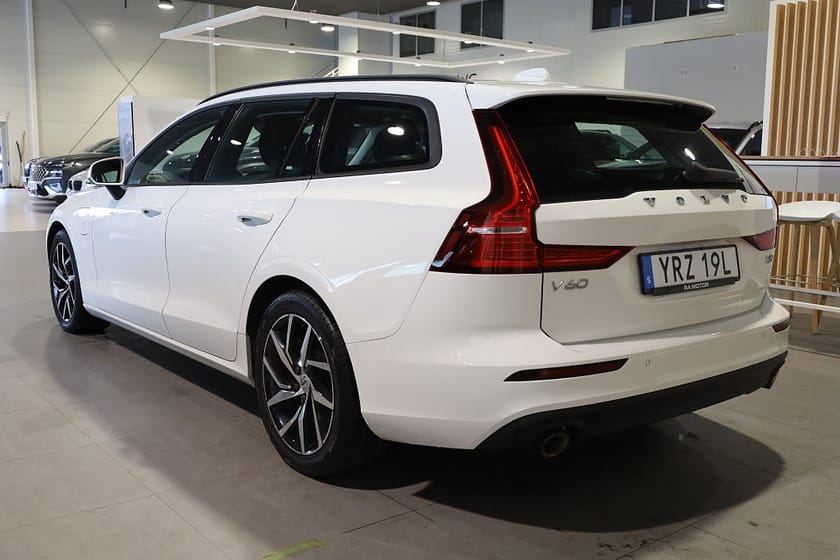 Bild 3 av Volvo V60 T6 Twin Engine AWD AUT Momentum Navi VOC Leasbar