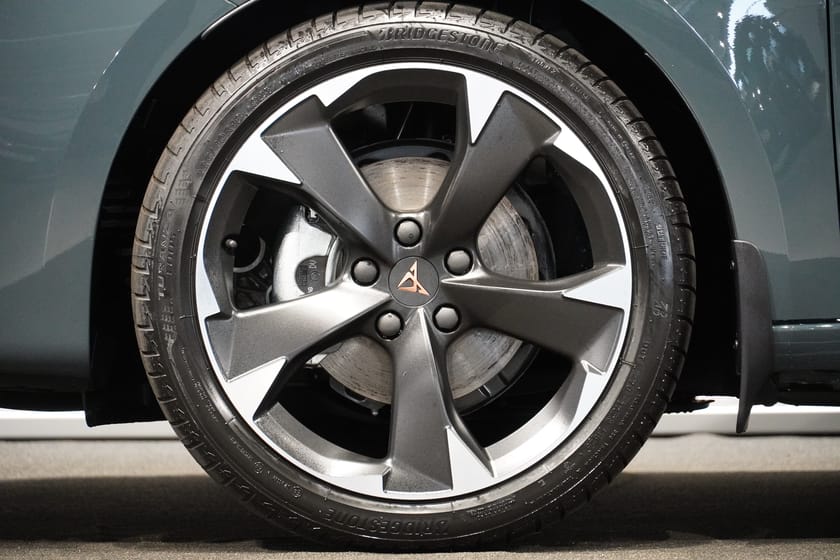 Bild 2 av CUPRA 1.5 e-HYBRID 204 hk DSG