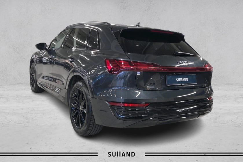 Bilde 3 av Audi Q8 50 e-tron quattro advanced plus