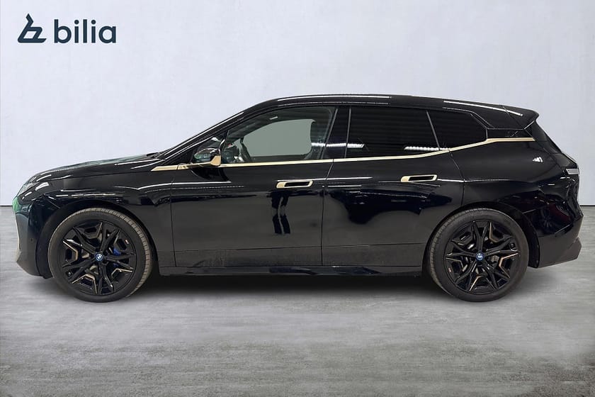 Bild 3 av BMW iX xDrive40 xDrive 40 Sportline | Panorama | Aktiv farth. | H&K