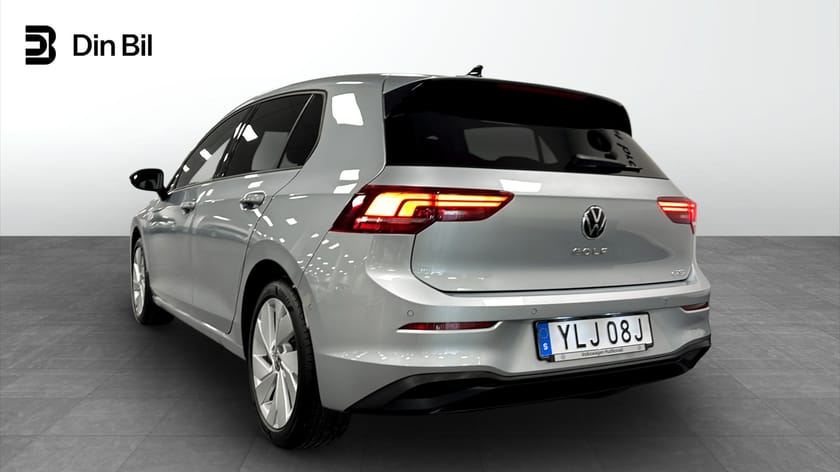 Bild 3 av Volkswagen Golf eTSI 150hk Parkerngsvärmare/Backkamrea