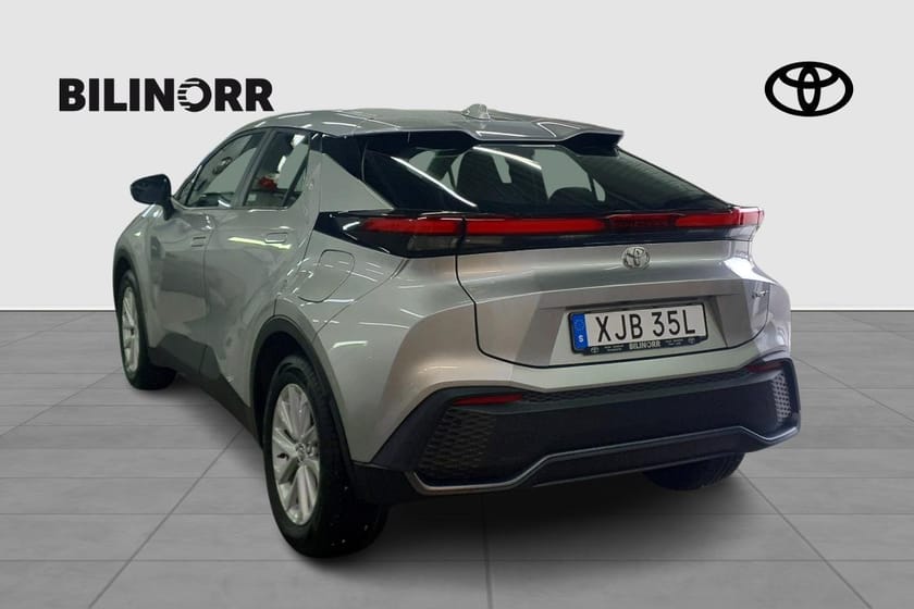 Bild 2 av Toyota C-HR Hybrid 1,8 Active | Vinterhjul | Motorvärmare |