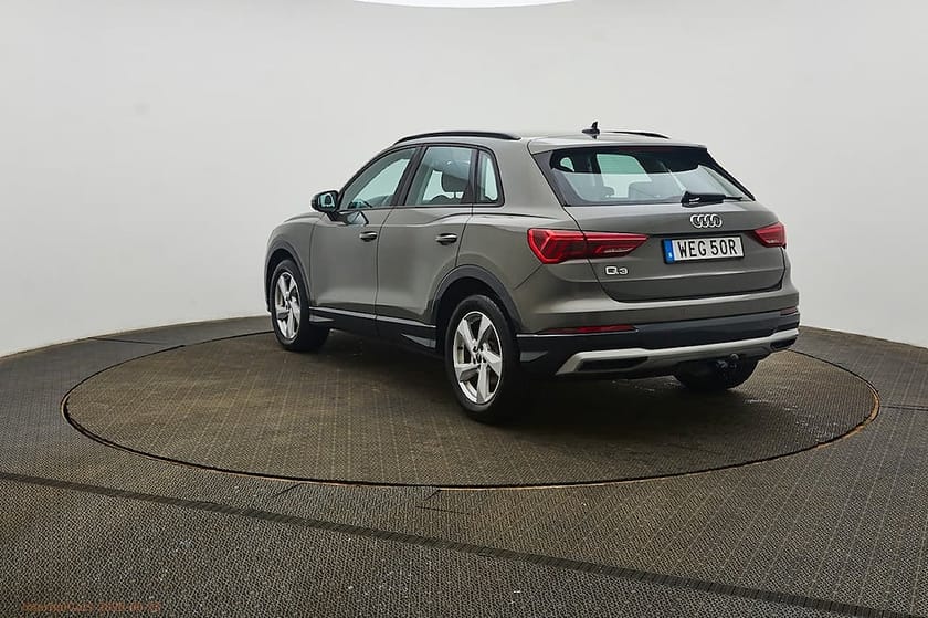 Bild 2 av Audi Q3 35 TFSI Proline Adv, Evo-pkt, Drag, P-värmare 150hk