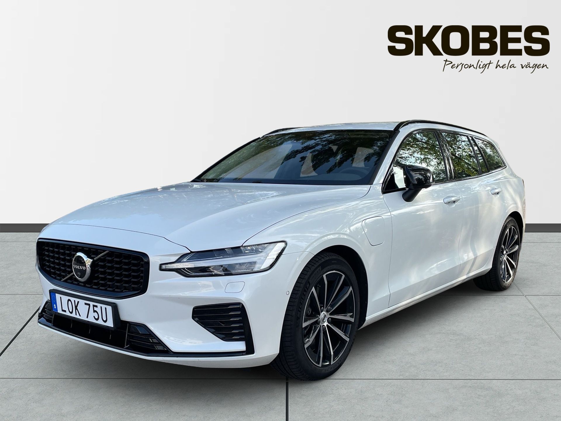Volvo V60 T6 Plus Dark Nordic Edition 2026, bild 3/3
