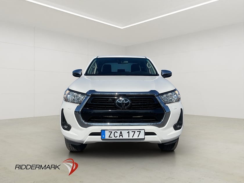 Bild 5 av Toyota Hilux Dubbelhytt 2.4 AWD M/K-Värm Drag Kamera Diff CARPLAY Moms