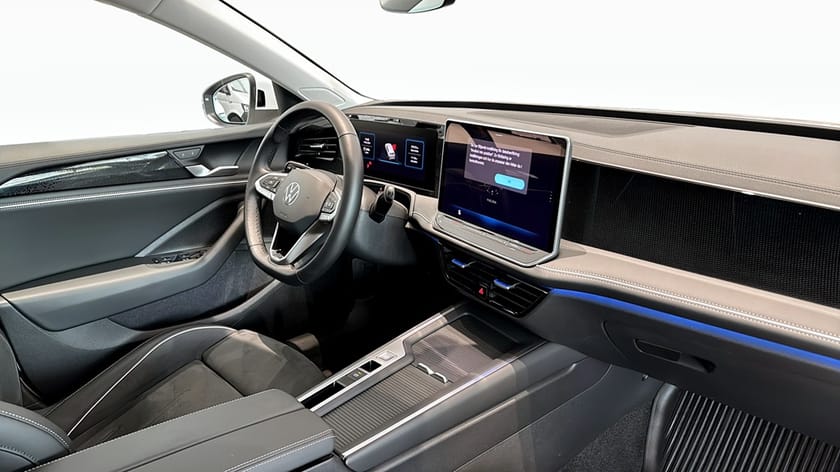 Bild 4 av Volkswagen Passat Variant eHybrid 204hk Drag/Värmare/ACC
