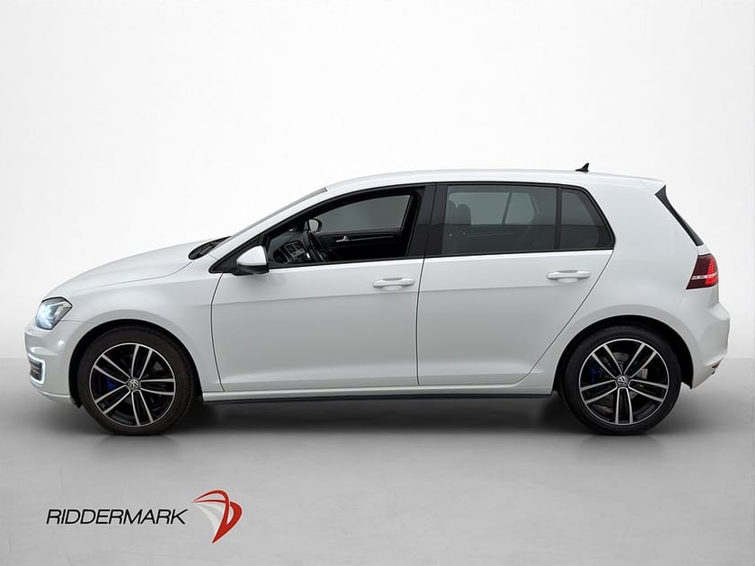 Bild 4 av Volkswagen Golf GTE 204hk P-Värmare Kamera Drag CarPlay LED