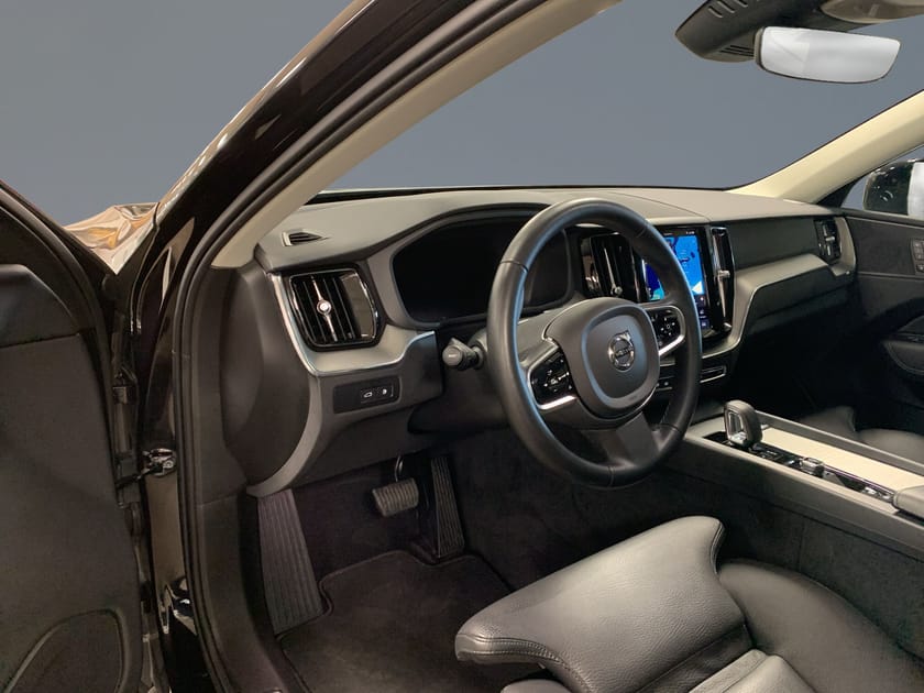 Bild 5 av Volvo XC60 T6 AWD Plus Dark Edition//Dragkrok//360Kamera//