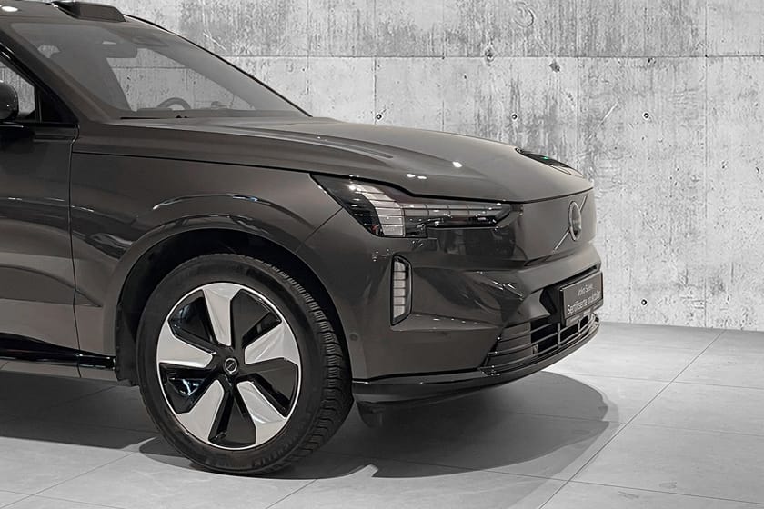 Bilde 2 av Volvo EX90 Twin Motor Performance 7-seater Ultra KROK|22"|B&W|PILOT.ASSIST|7S