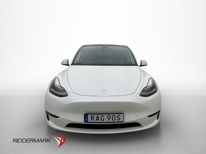 Bild 3 av Tesla Model Y Long Range AWD Pano Drag Kamera Skinn AP Navi