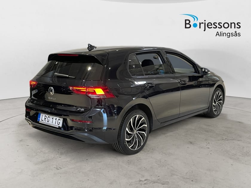 Bild 3 av Volkswagen Golf eTSI 110hk DSG Dragkrok/Värmare/ACC