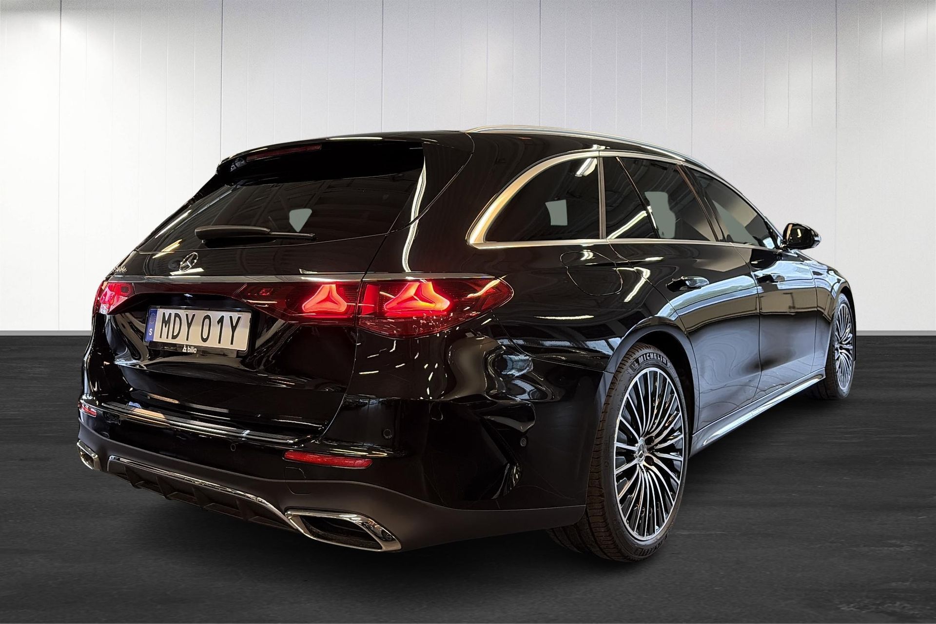 Mercedes-Benz E 300 e AMG Line 2025, bild 7/10