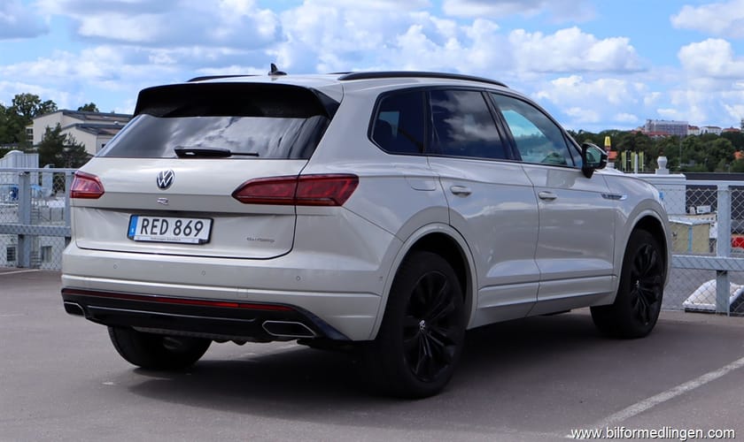 Bild 4 av Volkswagen Touareg R eHybrid 3.0 TSI e-Hybrid 4M Pano HeadUp NightVision