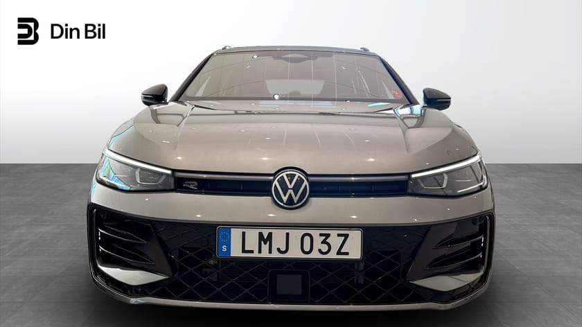Bild 4 av Volkswagen Passat Variant eHybrid Sportscombi R-LINE 272 hk Drag/Värmare/Panoram
