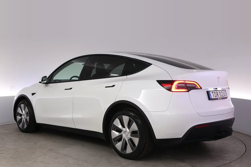 Bild 4 av Tesla Model Y Long Range AWD Autopilot Pano Drag