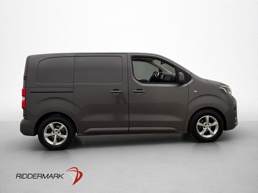 Bild 2 av Toyota Proace Ny-Kamrem Dragkrok 3-Sits HUD B-Kamera Moms
