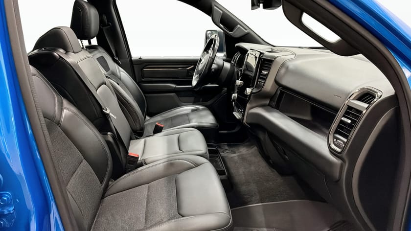 Bild 3 av RAM 1500 Crew Cab BIGHORN 5.7 V8 HEMI 4x4 395hk DRAG // PANO